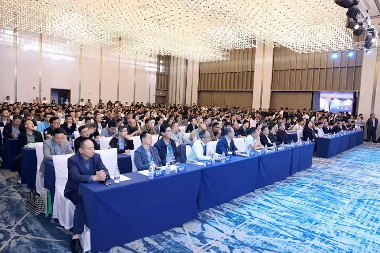 睿智独家总冠名2025年彩涂板行业全产业链大会，打造中国涂层的韧性时代